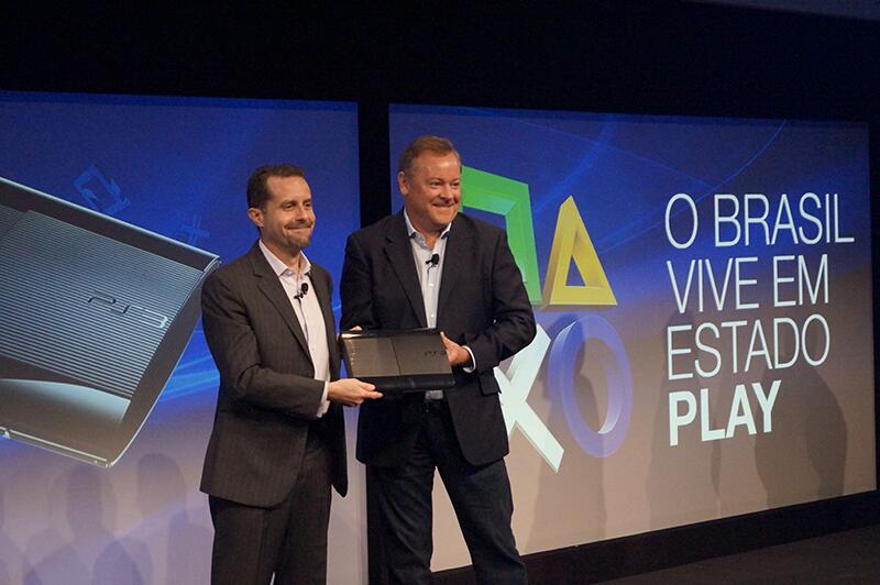 Foto (Reprodução): Playstation 3 é 100% fabricado no Brasil.